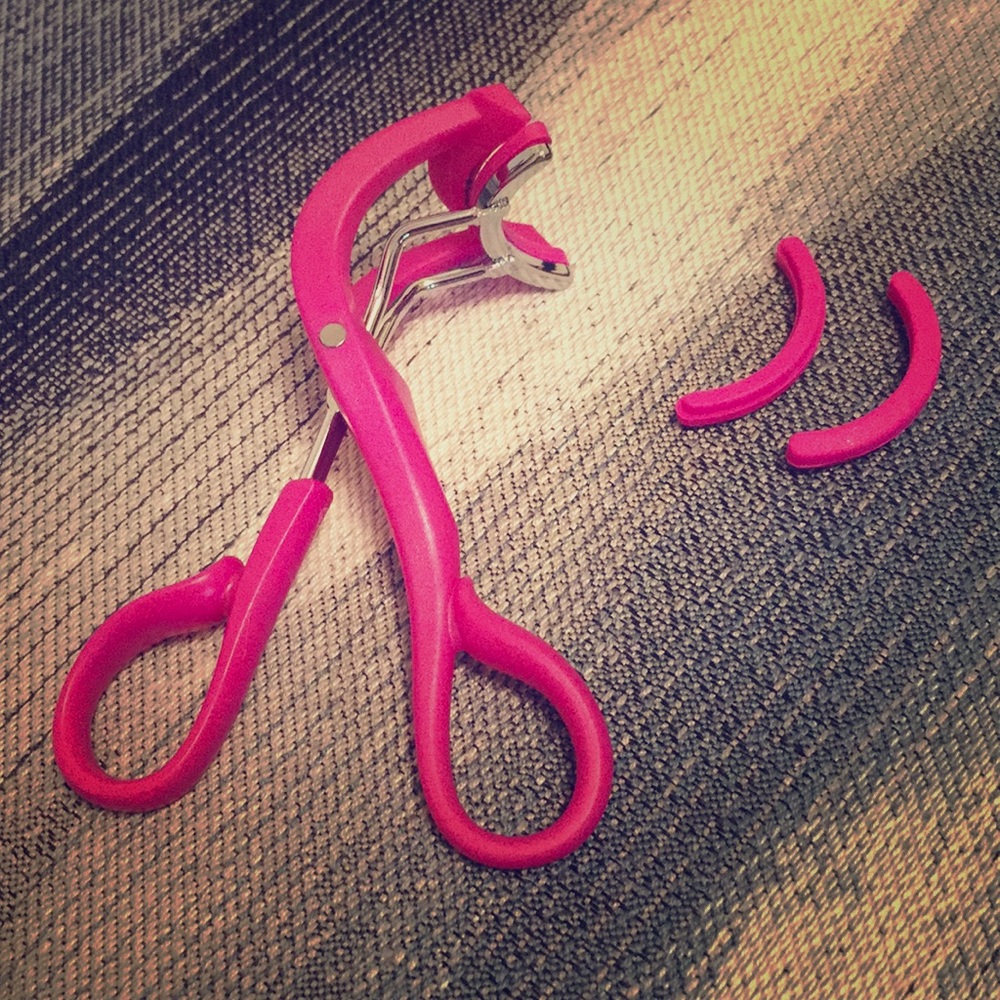 Danielle Eyelash curler